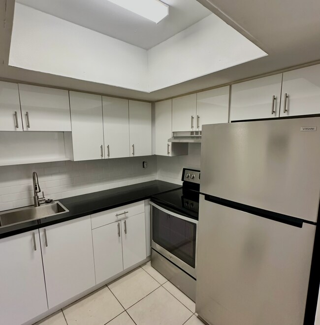 Photo - Charming 2 bedroom 1 bathroom Apartment For Rent Now Unit 8