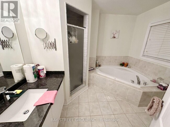Photo - 384 Spruce Grove Crescent