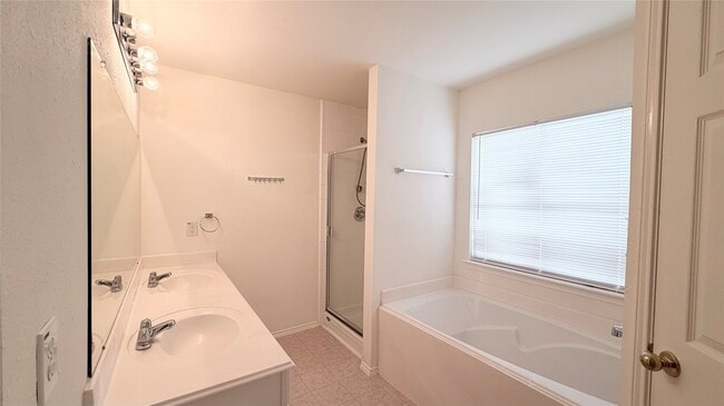 Photo - 15627 Haleys Landing Ln