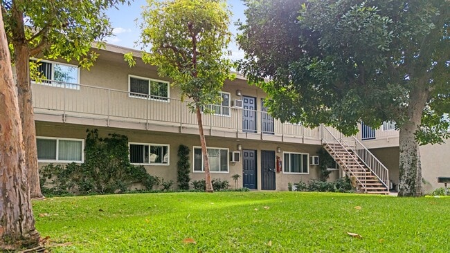 Photo - 113-201 South Lillie Avenue