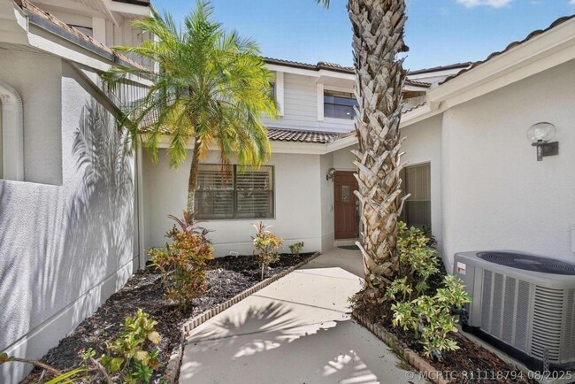479 Prestwick Cir
