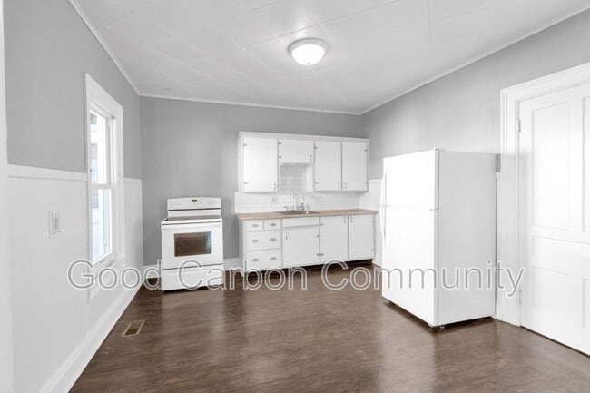 Photo - 331 Schenck St Unit 1