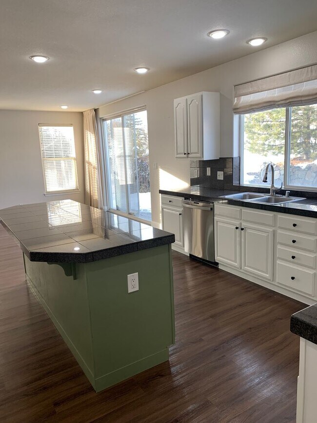 Photo - 7117 Heatherwood Dr