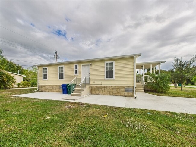 Photo - 310 Pineapple St