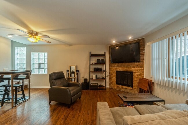 Photo - 542 W Arlington Pl