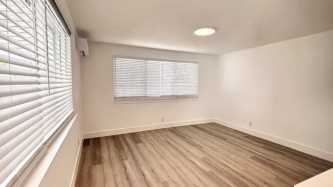 Photo - 721 N 68th Ter