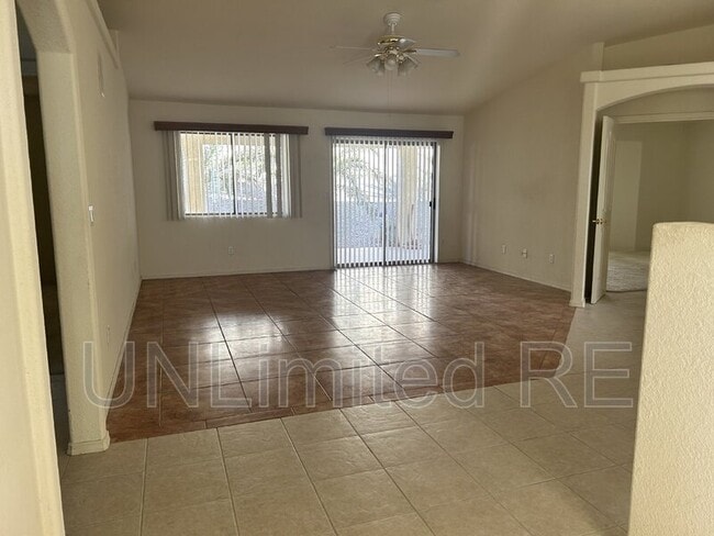 Photo - 2290 Interlake Dr