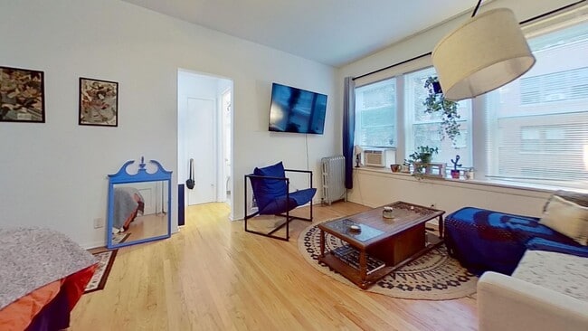 Photo - 734-44 W. Aldine