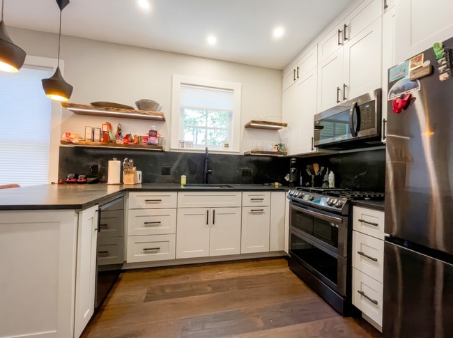 Photo - 218 N French St