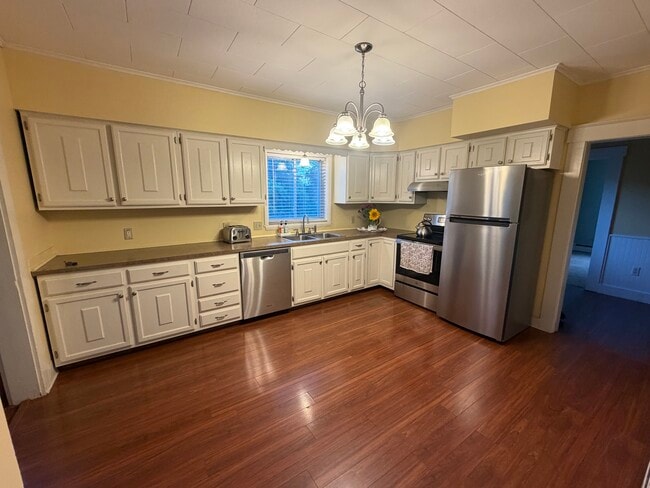 South facing, bright kitchen