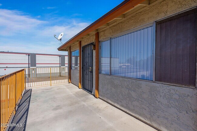 Photo - 3321 W Loma Ln