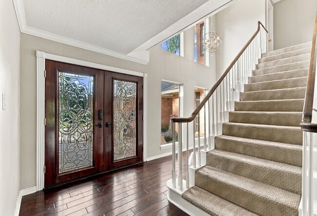 8214 Magnolia Glen Dr