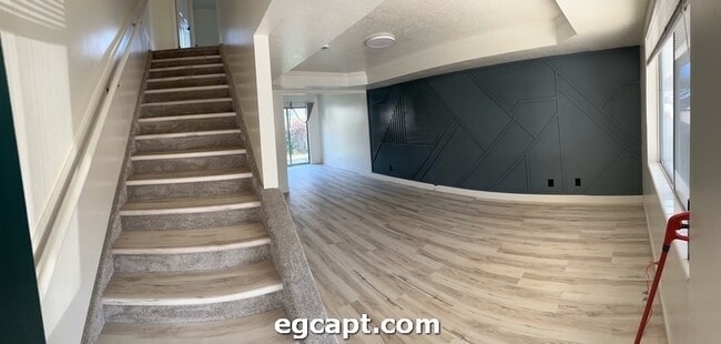 Building Photo - 1249 N 400 E