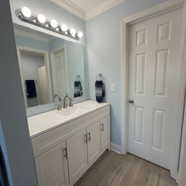 Photo - 18713 Vineyard Point Ln