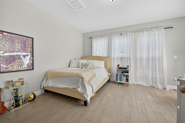 Building Photo - 2013 Kirby Landing Dr