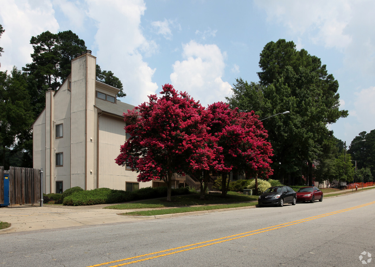 Photo - Lakeside Condominiums