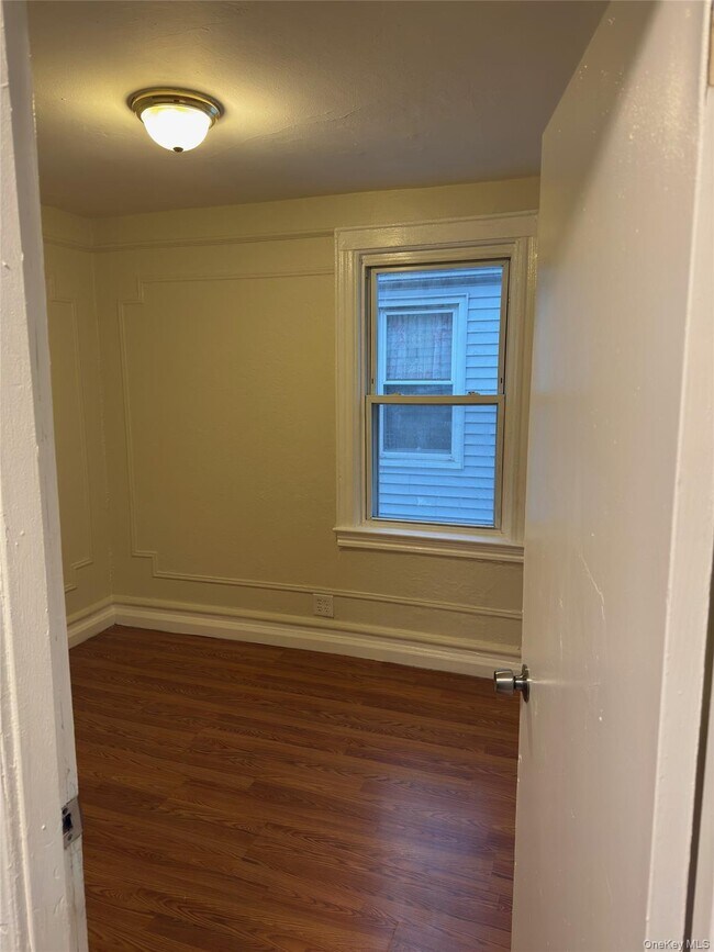 Photo - 104-16 124th St