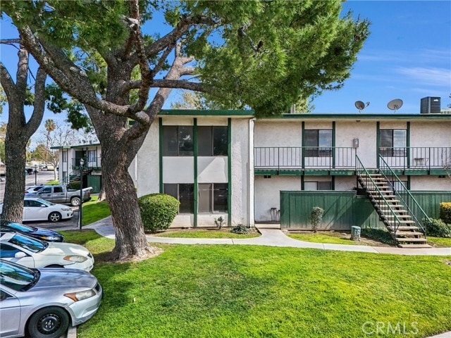 Building Photo - 1735 E Washington St Unit B28