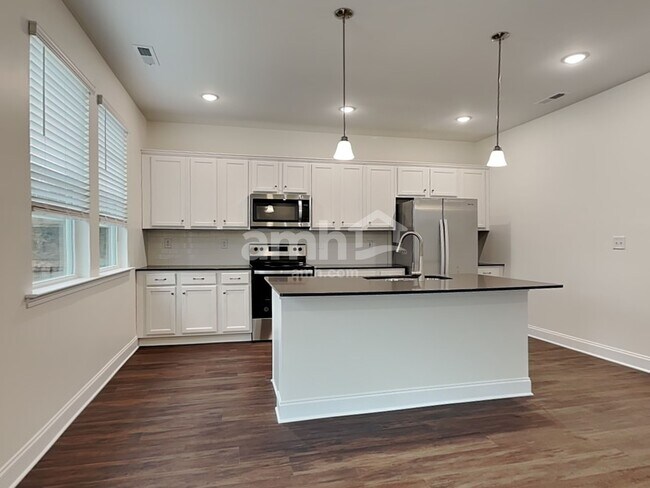 Photo - 15721 Thomas Rd