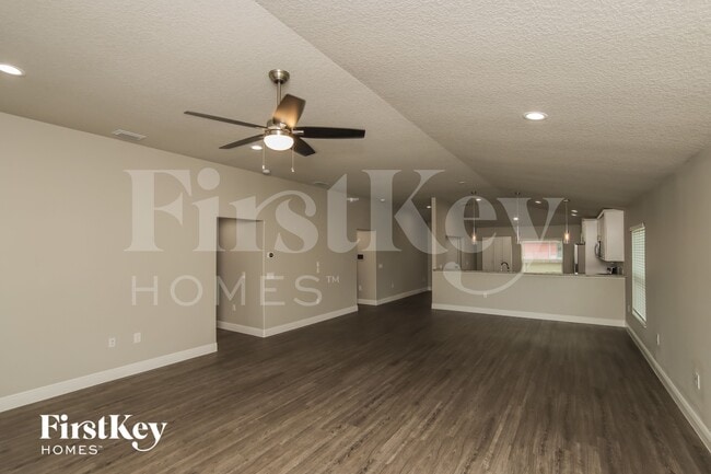 Photo - 298 Ontario St NW