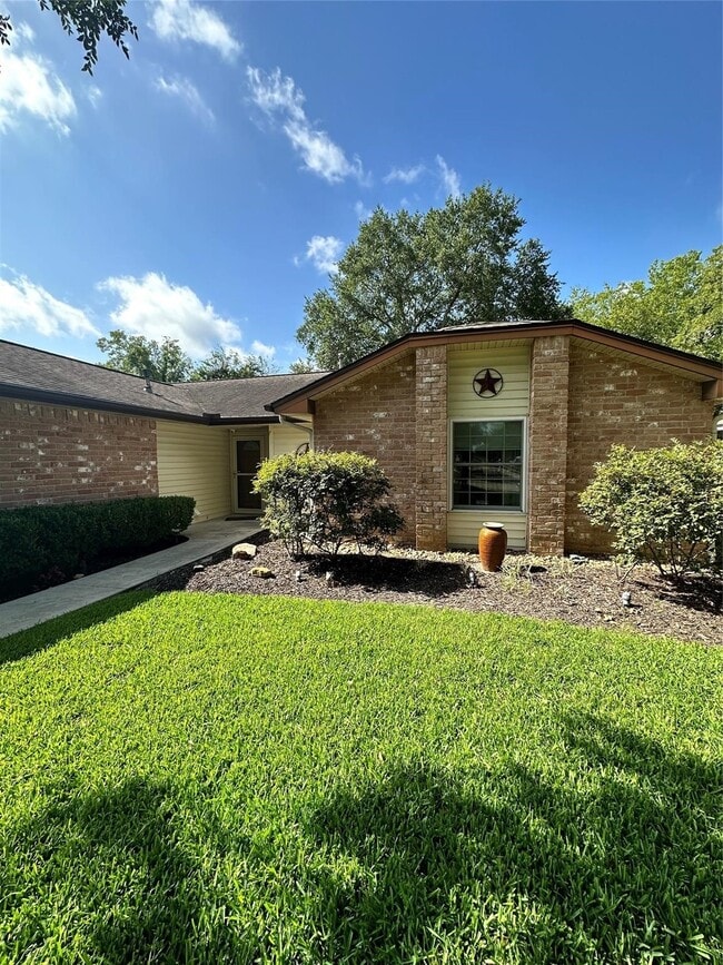 19507 Spanish Needle Dr
