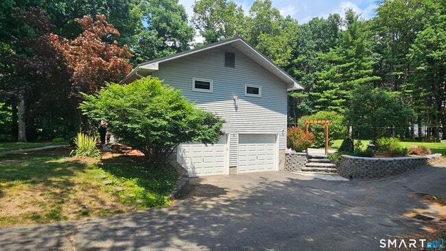 878 Manchester Rd