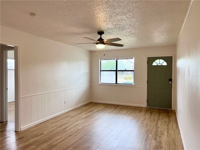 Photo - 2018 W Olive St