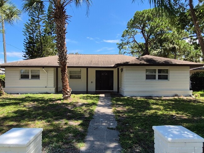 Building Photo - 5311 Luna Vista Dr Rental