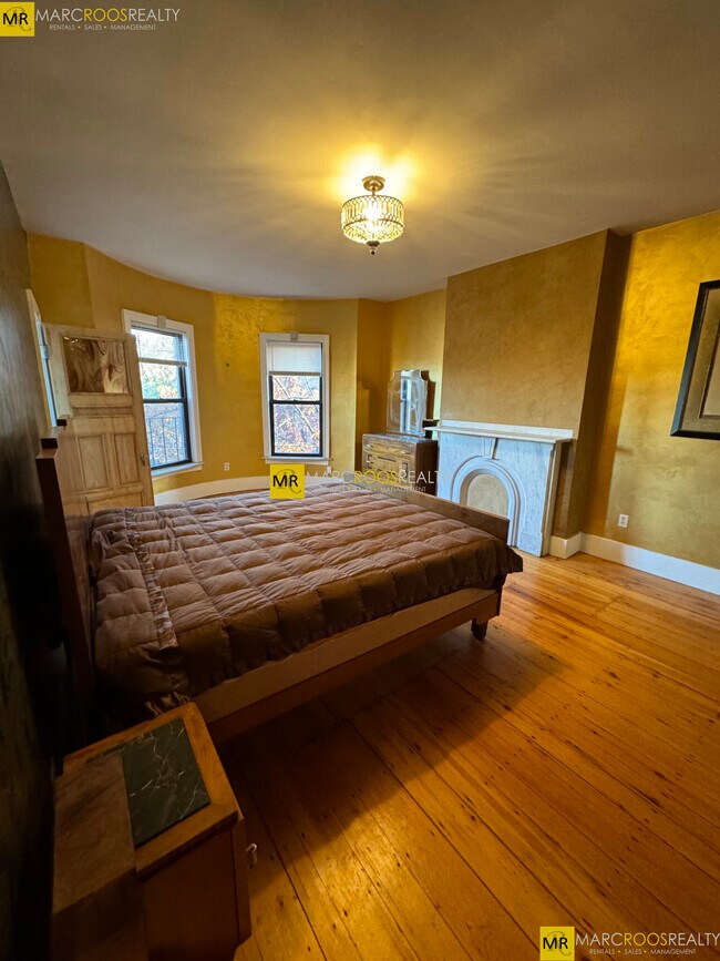 Photo - 484 Columbus Ave