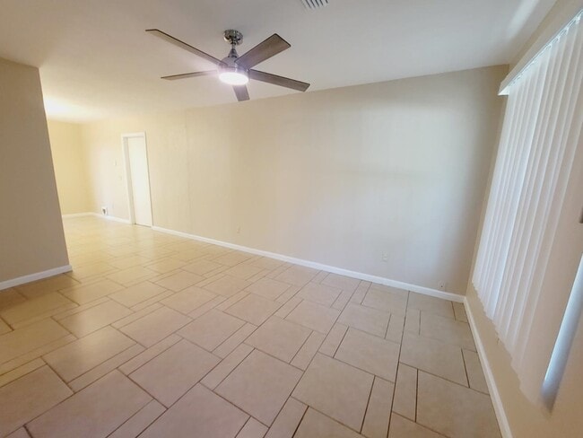 Photo - 5680 Doonesbury Way