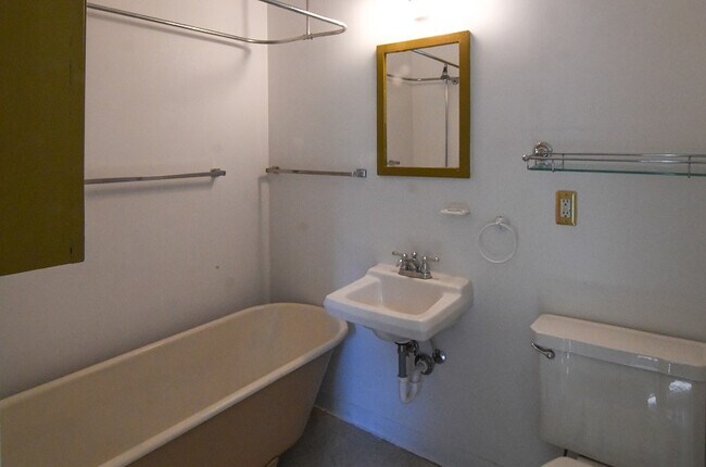 Photo - 1103 W Huron St Unit 1