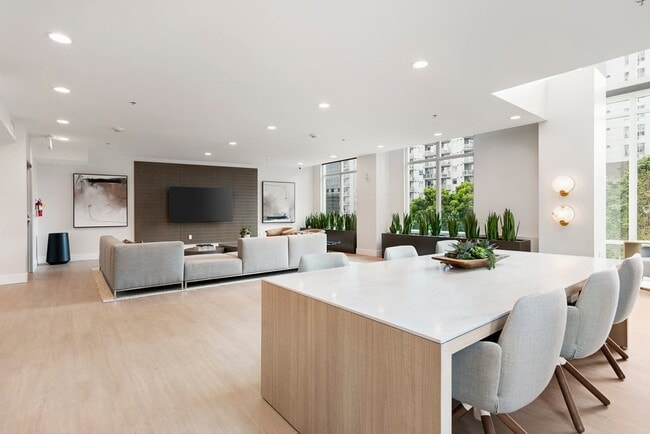 Vantage Pointe