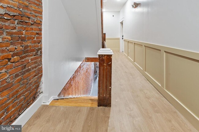 Building Photo - 900 N 41st St Unit 2ND FLOOR BACK