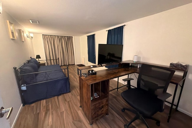 Photo - 809 NW 9th St