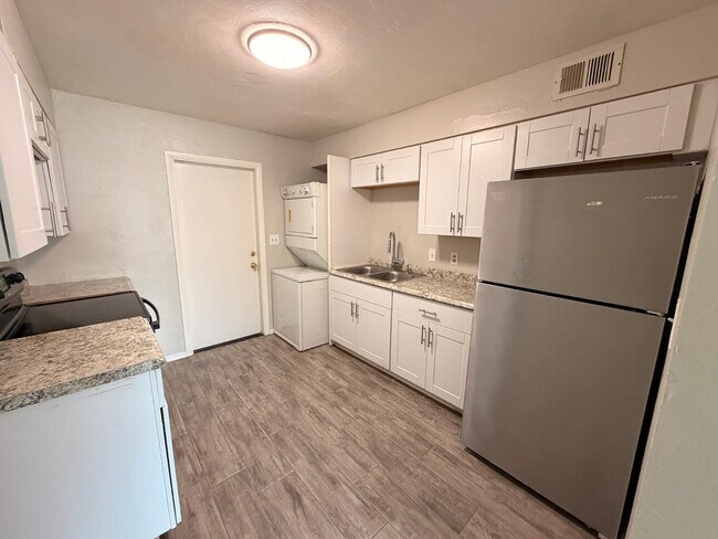 Photo - 4837 E Willetta St Unidad Apt 3