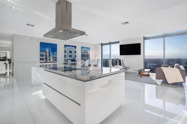 Photo - 88 SW 7th St Unidad 4203