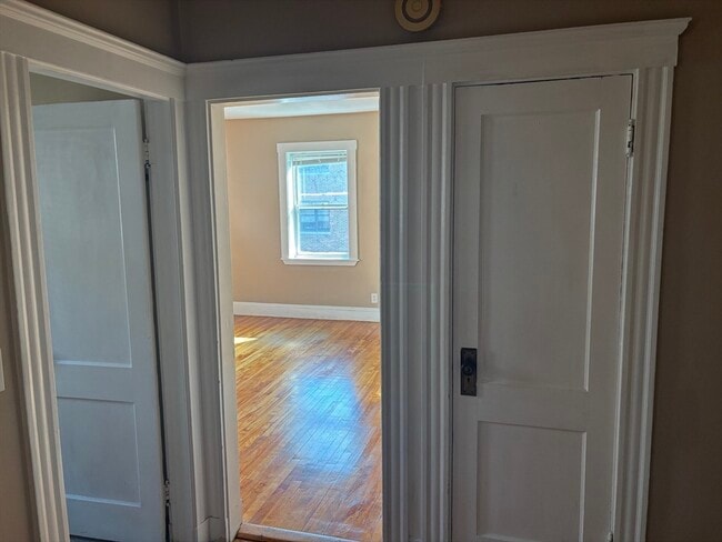 Building Photo - 473 Broadway Unit 10