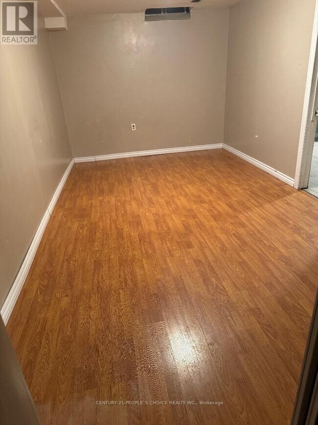 Photo - 52 Judith Crescent