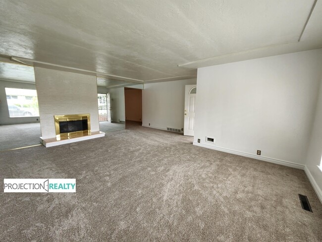 Photo - 11128 NE Everett St