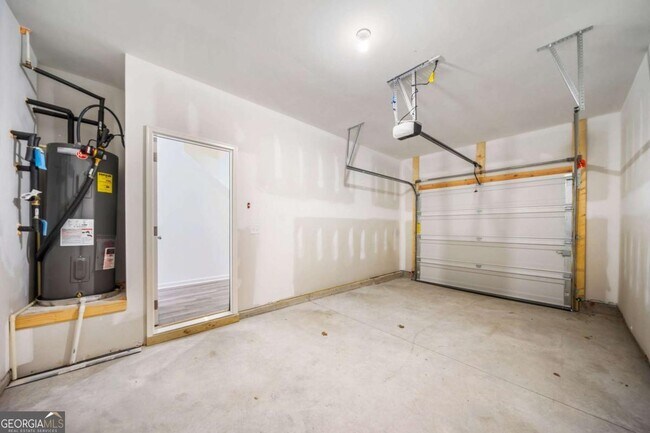 Photo - 102 Saginaw Ct