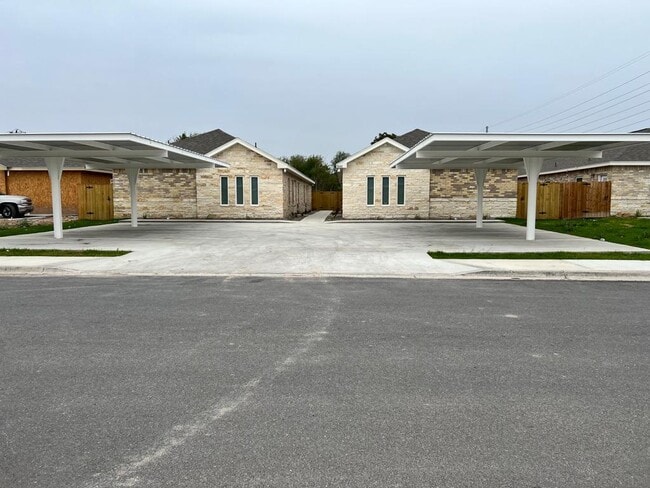 Photo - 5202 N Hiawatha Dr