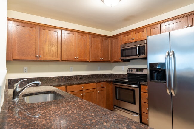 Photo - Madison Ave Apartments