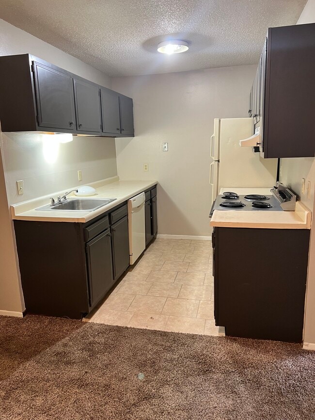 Photo - Bluewoods East