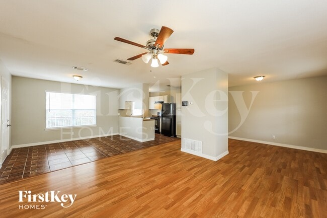 Photo - 1802 Wilsons Creek St