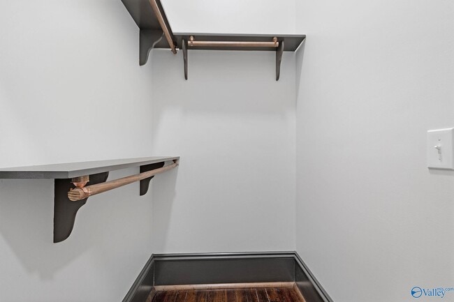 Photo - 719 Bank St NW Unit 2