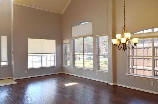 Photo - 2026 Midhurst Dr