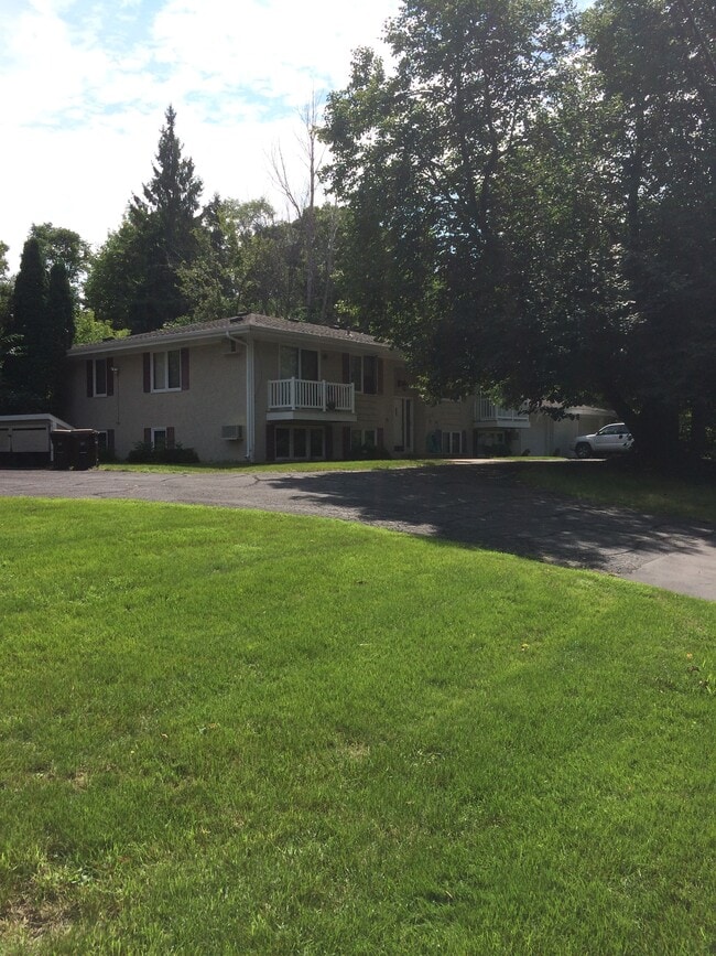 Building Photo - 1078 E Circle Dr Unit 3 Rental