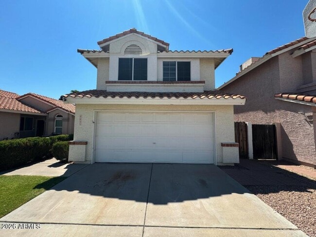 4053 E Woodland Dr