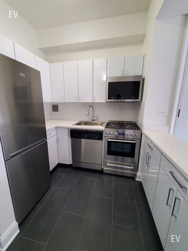 Photo - 235 W 22nd St Unit ev7S