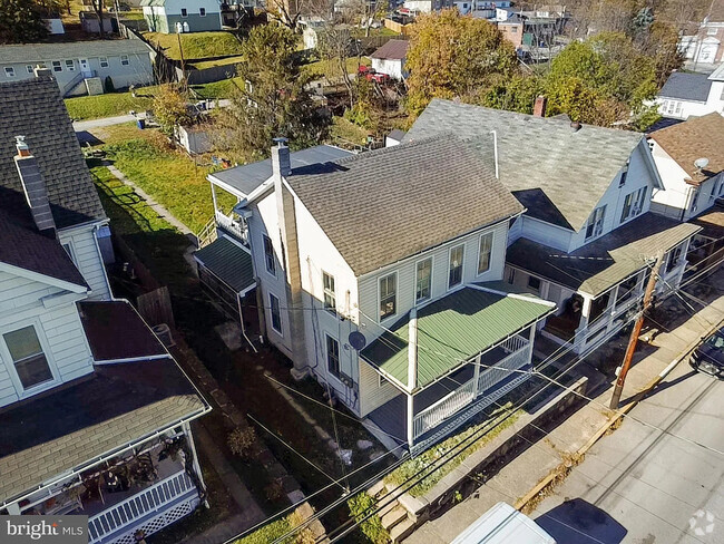 Building Photo - 30 S Front St Unit AB Rental